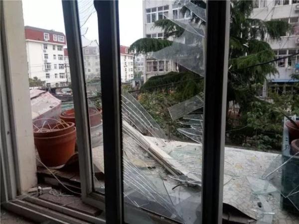 突發(fā)！青島一居民樓發(fā)生爆燃！已造1人死亡，7人受傷！3公里外有震感…